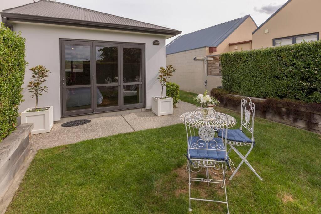 Private, Tasteful Studio Apartment Wanaka Exterior photo